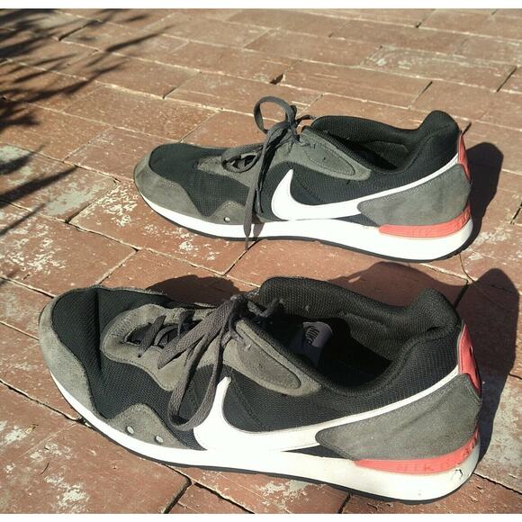 Nike Venture Runner Iron Gray/Crimson Men's Size 15 CK2944-004 - Picture 1 of 12